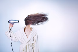 Comment prendre soin de ses cheveux au quotidien ?